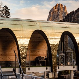 Luxushotel: Finnische Sauna mit Blick auf dem Langkofel  - Alpin Garden Luxury Maison & Spa