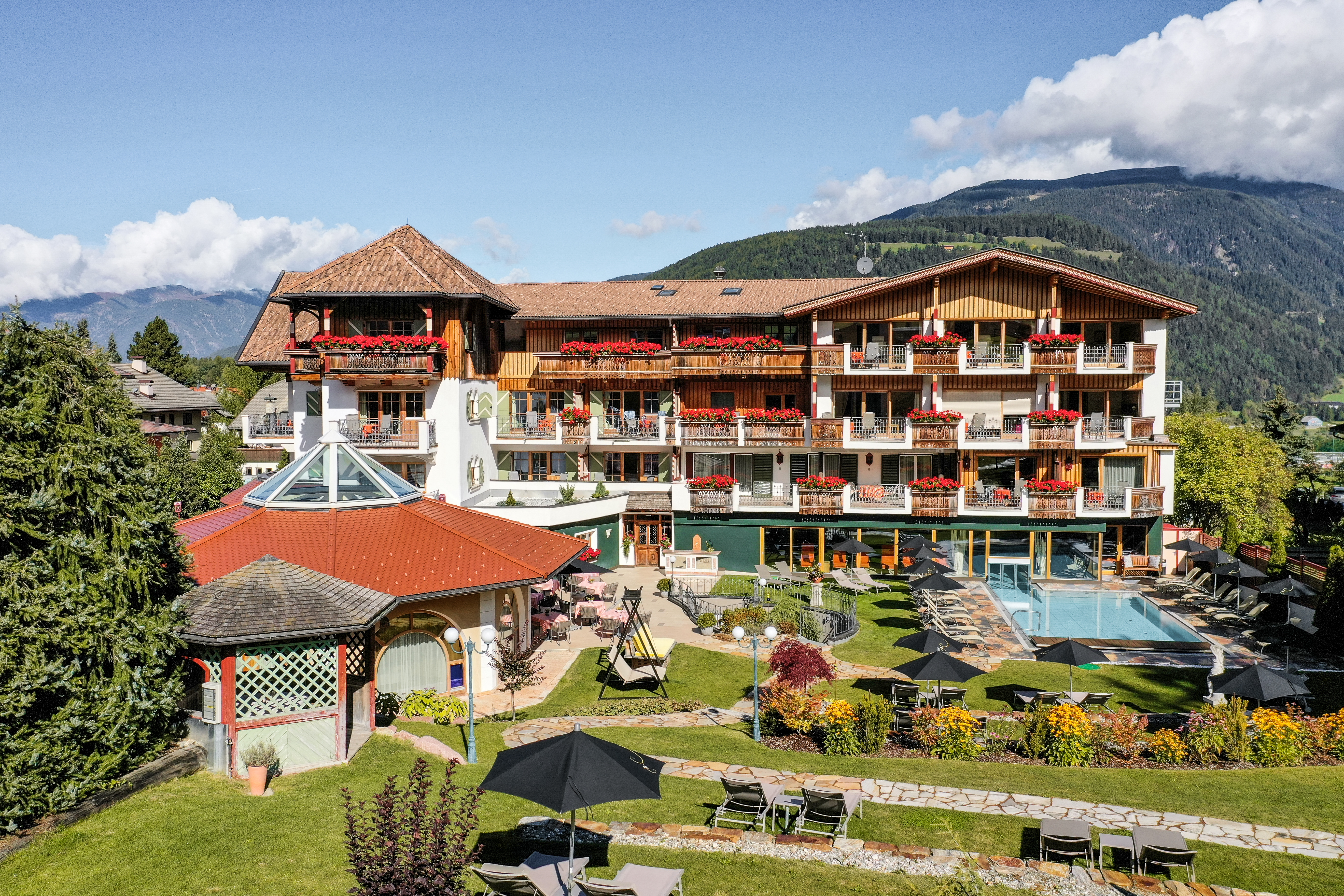 HERBST SPECIAL -15% - Mirabell Dolomites Hotel . Luxury . Ayurveda & Spa