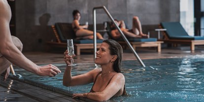 Luxusurlaub - Wellnessbereich - Innenpool - Scheiblhofer The Resort
