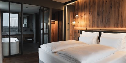 Luxusurlaub - Saunalandschaft: finnische Sauna - Praittenbrunn Zimmer - Scheiblhofer The Resort