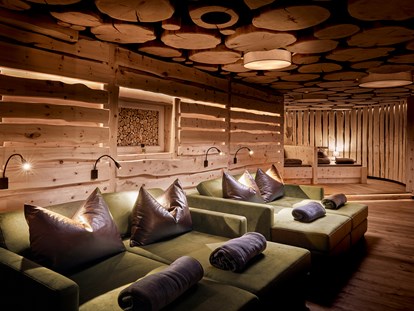 Luxusurlaub - Saunalandschaft: Außensauna - Königsleiten - Fontis Luxury Spa Lodge