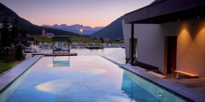 Luxusurlaub - Saunalandschaft: Infrarotkabine - Südtirol - Fontis Luxury Spa Lodge