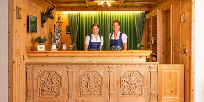 Luxusurlaub - Hotel-Schwerpunkt: Luxus & Skifahren - Grünenbach - Hotel Post Lech Rezeption - Hotel Post Lech