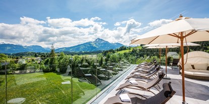 Luxusurlaub - Saunalandschaft: Außensauna - Reith im Alpbachtal - Wellnessresort Seiwald