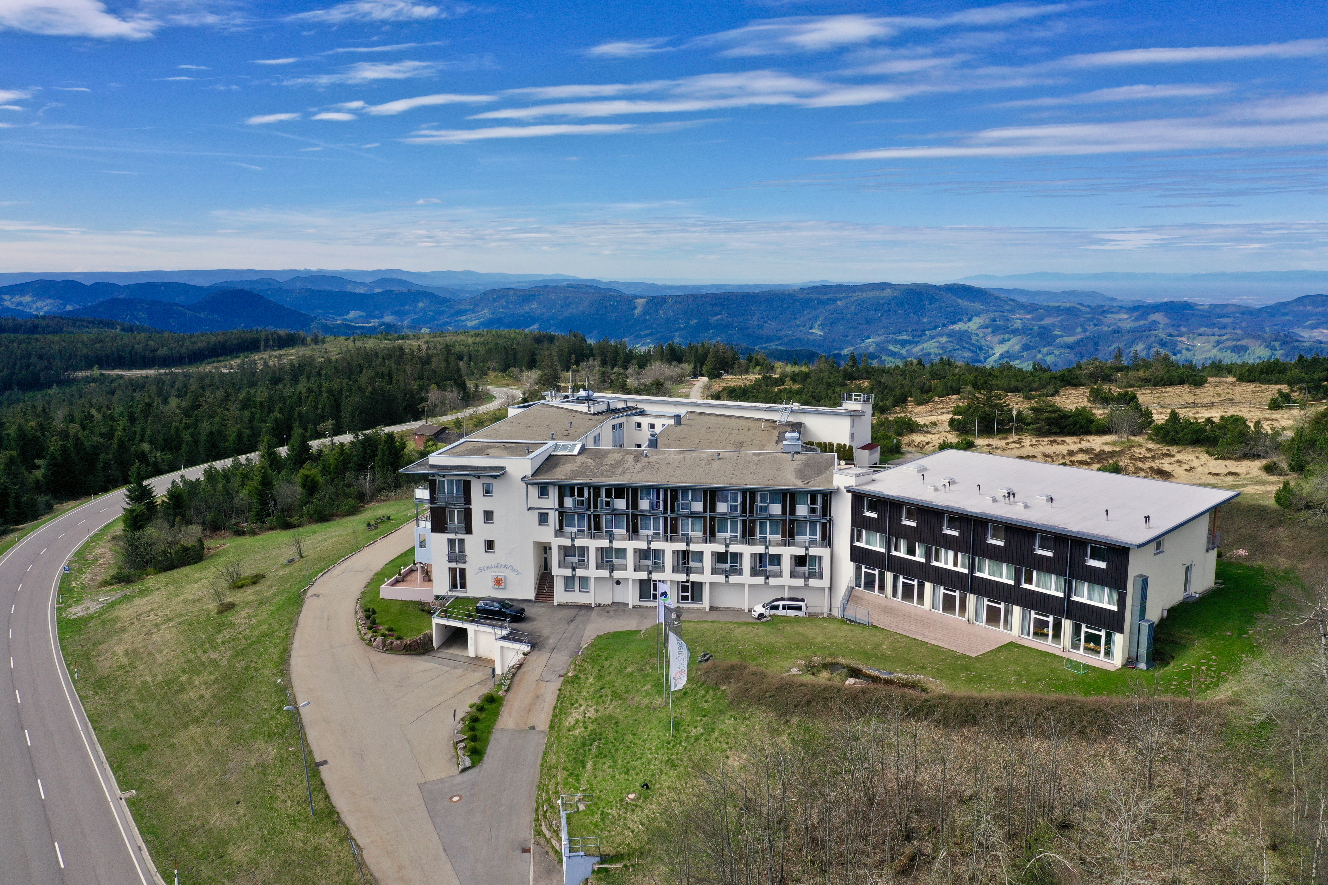 Luxushotel - Außenansicht Hotel
 - Wellness- & Nationalpark Hotel Schliffkopf