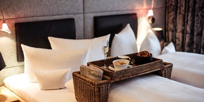 Luxusurlaub - Umgebungsschwerpunkt: See - Staudacherhof Doppelzimmer - Frühstück im Bett - Staudacherhof
