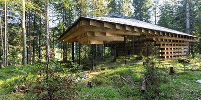 Luxusurlaub - Saunalandschaft: Außensauna - Achenkirch - Meditation House by Kengo Kuma - Das Kranzbach