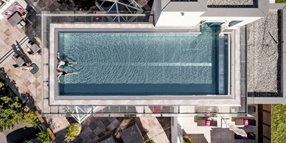 Luxusurlaub - Pools: Infinity Pool - Längenfeld - Outdoor Pool - ganzjährig geöffnet und beheizt - Alpin Art & Spa Hotel Naudererhof