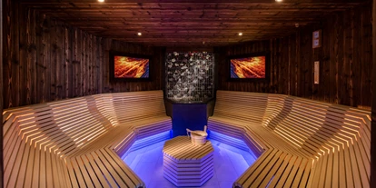 Luxusurlaub - Saunalandschaft: Außensauna - Kötzting - Feuer-Sauna im neuen 5 Elemente ASIA SPA - Hotel Sonnenhof Lam im Bayerischen Wald