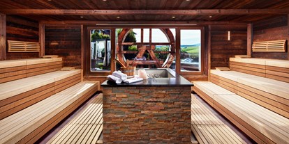 Luxusurlaub - WLAN - Panorama-Event-Sauna mit täglich wechselnden Show-Aufgüssen - 5-Sterne Wellness- & Sporthotel Jagdhof