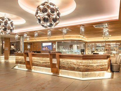 Luxusurlaub - Restaurant: vorhanden - Spa-Rezeption im Beauty-Schlössl - 5-Sterne Wellness- & Sporthotel Jagdhof