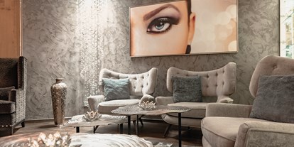 Luxusurlaub - Hotel-Schwerpunkt: Luxus & Kulinarik - Wartebereich im Beauty-Schlössl - 5-Sterne Wellness- & Sporthotel Jagdhof