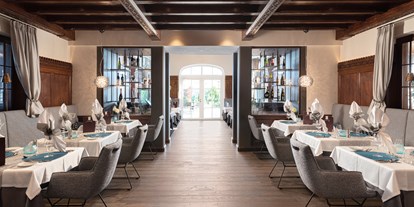 Luxusurlaub - Verpflegung: 3/4 Pension - Stilvoll eingerichtete Restaurant-Stuben - 5-Sterne Wellness- & Sporthotel Jagdhof