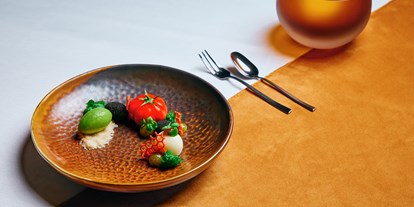 Luxusurlaub - Verpflegung: 3/4 Pension - Dessert: Tomate Mozzarella Süß - 5-Sterne Wellness- & Sporthotel Jagdhof