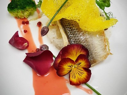 Luxusurlaub - Regionale Küche auf höchstem Niveau mit Fleisch und Fisch von heimischen Produzenten - Alpbacherhof****s - Mountain & Spa Resort