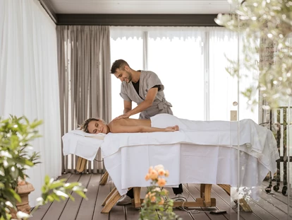 Luxusurlaub - Pools: Außenpool beheizt - Südtirol - Garden SPA - Single Massage - Preidlhof***** Luxury DolceVita Resort