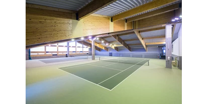 Luxusurlaub - Verpflegung: Halbpension - Nußdorf (Landkreis Traunstein) - Tennishalle im Hotel - Hotel Gut Brandlhof