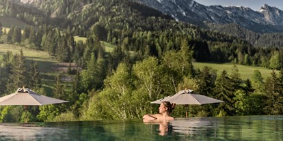 Luxusurlaub - Pools: Infinity Pool - Kössen - Hotel Forsthofgut
