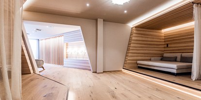 Luxusurlaub - Saunalandschaft: finnische Sauna - Fügen - Ruheraum - Landhotel Schermer
