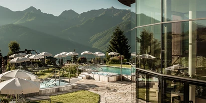 Luxusurlaub - Pools: Außenpool beheizt - Mittelberg (Mittelberg) - Sommer in den Bergen - Schlosshotel Fiss
