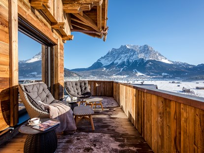 Luxusurlaub - Hotel-Schwerpunkt: Luxus & Wellness - Aussicht auf die Zugspitze - Hotel Post Lermoos