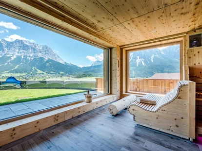 Luxusurlaub - Wellnessbereich - Sulzberg (Landkreis Oberallgäu) - Ausblick von der Sauna - Hotel Post Lermoos