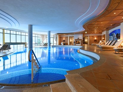 Luxusurlaub - Pools: Außenpool beheizt - Garmisch-Partenkirchen - Innenpool - Hotel Post Lermoos