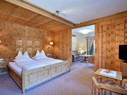 Luxusurlaub - Saunalandschaft: Dampfbad - Helle Suiten - Hotel Post Lermoos