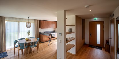 Luxusurlaub - Verpflegung: Halbpension - Residenzen am See - parkside, Eingangsbereich/Küche/Essbereich - VILA VITA Pannonia