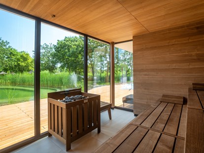Luxusurlaub - Einrichtungsstil: modern - Wellness- und Saunadorf, Panorama-Sauna - VILA VITA Pannonia