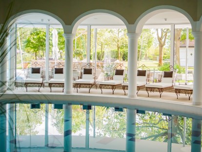 Luxusurlaub - Saunalandschaft: Außensauna - Indoor- Pool - VILA VITA Pannonia