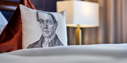 Luxusurlaub - Bettgrößen: Twin Bett - Baden-Baden - Detailansicht Bett - Maison Messmer