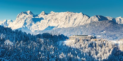 Luxusurlaub - Pools: Außenpool beheizt - Oberbayern - Kempinski Hotel Berchtesgaden im Winter - Kempinski Hotel Berchtesgaden