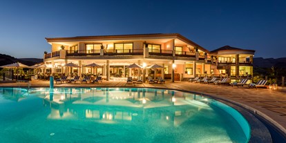 Luxusurlaub - Pools: Infinity Pool - Monte León Gran Canaria - Casa León Royal Retreat bei Nacht - Casa León Villa y Restaurante - Casa León Royal Retreat