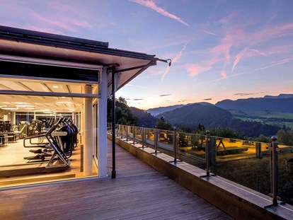 Luxusurlaub - Saunalandschaft: Dampfbad - Panorama-Fitnesswelt - Allgäu Sonne