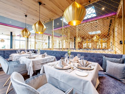 Luxusurlaub - Der komplette Restaurantbereich ist klimatisiert - Wellness & SPA Resort Mooshof 