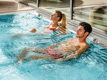 Luxusurlaub - Pools: Schwimmteich - Wiesenfelden - Wellness & SPA Resort Mooshof 