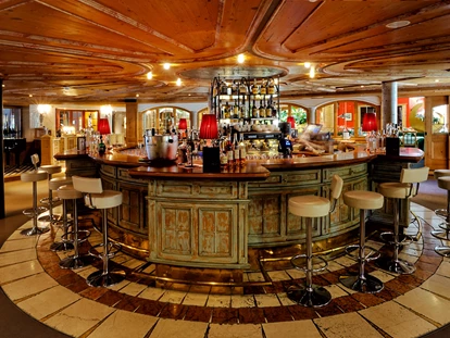 Luxusurlaub - Bar: Cocktailbar - Unterpeischlach - Mirabell Dolomites Hotel . Luxury . Ayurveda & Spa
