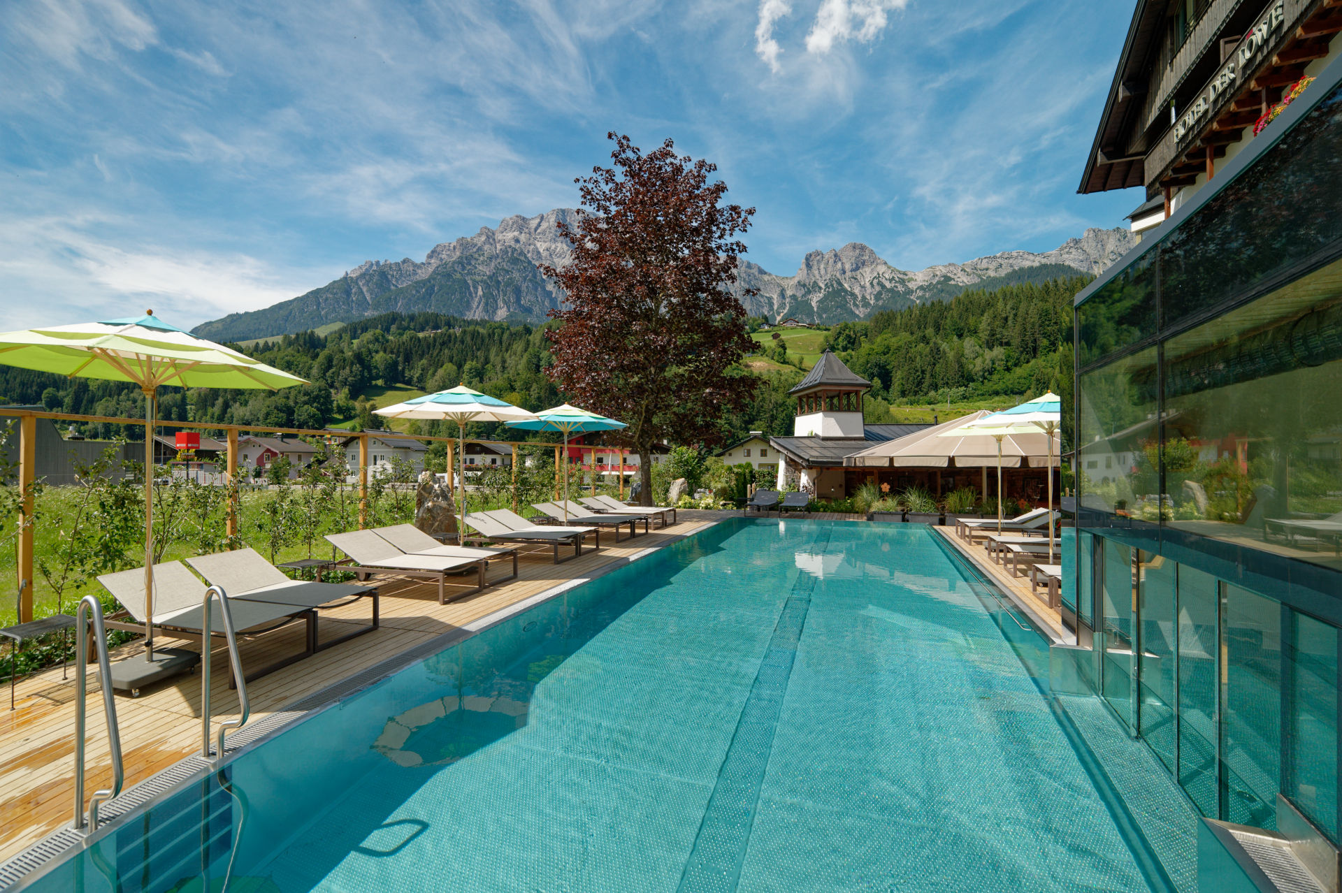 Luxushotel - Ganzjahres beheizter Außenpool - nachhaltig mit Erdwärme beheizt - Hotel Der Löwe Leogang