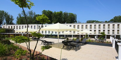 Luxusurlaub - Pools: Innenpool - Wienerwald - Sonnenterrasse - Schlosspark Mauerbach 