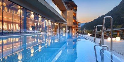 Luxusurlaub - Langschläferfrühstück - Sportbecken - DAS EDELWEISS Salzburg Mountain Resort