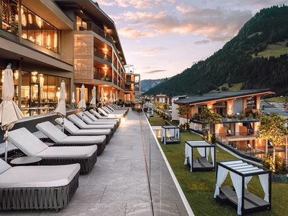 Luxusurlaub - Saunalandschaft: Dampfbad - Weißenbach (Haus) - Außenansicht - DAS EDELWEISS Salzburg Mountain Resort