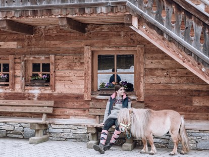 Luxusurlaub - Saunalandschaft: finnische Sauna - Familienresort Ellmauhof - das echte All Inclusive ****S