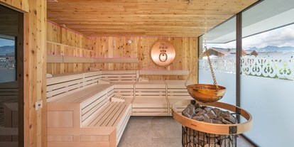 Luxusurlaub - Saunalandschaft: finnische Sauna - die HOCHKÖNIGIN - Mountain Resort