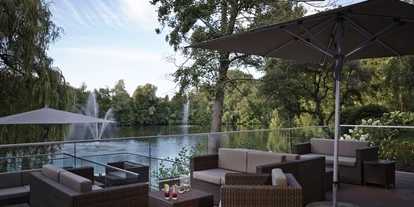 Luxusurlaub - Pools: Außenpool beheizt - Messel - Seeterrasse - Kempinski Hotel Frankfurt Gravenbruch 