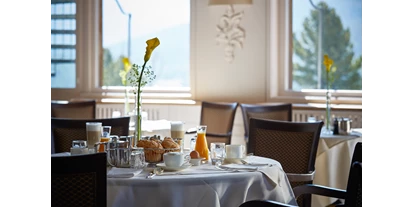 Luxusurlaub - Bettgrößen: Queen Size Bett - Schweiz - Segantini Saal

Täglich Frühstücksbuffet von 7:00 Uhr bis 10:30 Uhr - Hotel Schweizerhof