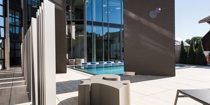 Luxusurlaub - Pools: Infinity Pool - Schweiz - Grand Hotel Les Endroits