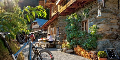 Luxusurlaub - Bar: Hotelbar - Obertschern - Almdorf Seinerzeit 