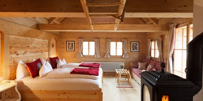 Luxusurlaub - Bettgrößen: Doppelbett - Turrach - Sennhütte Schlafzimmer - Almdorf Seinerzeit 