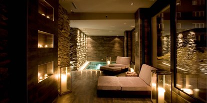 Luxusurlaub - Saunalandschaft: Außensauna - Crans-Montana - Wellness - Unique Hotel Post Zermatt
